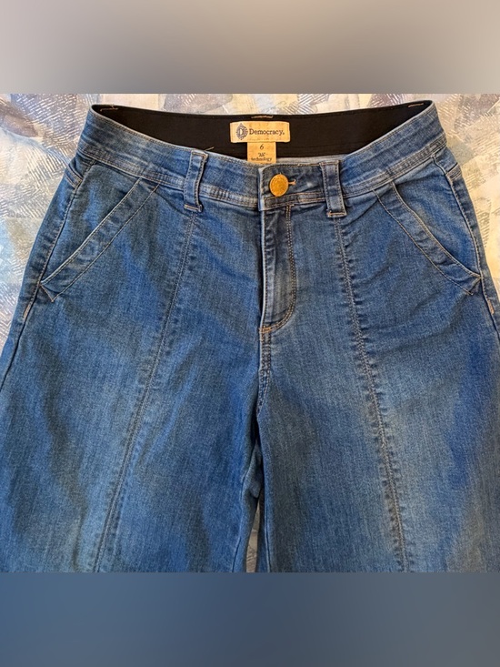Democracy Wide Leg  Medium Wash Jeans W/ An Technology- Sz 6 - Picture 3 of 8